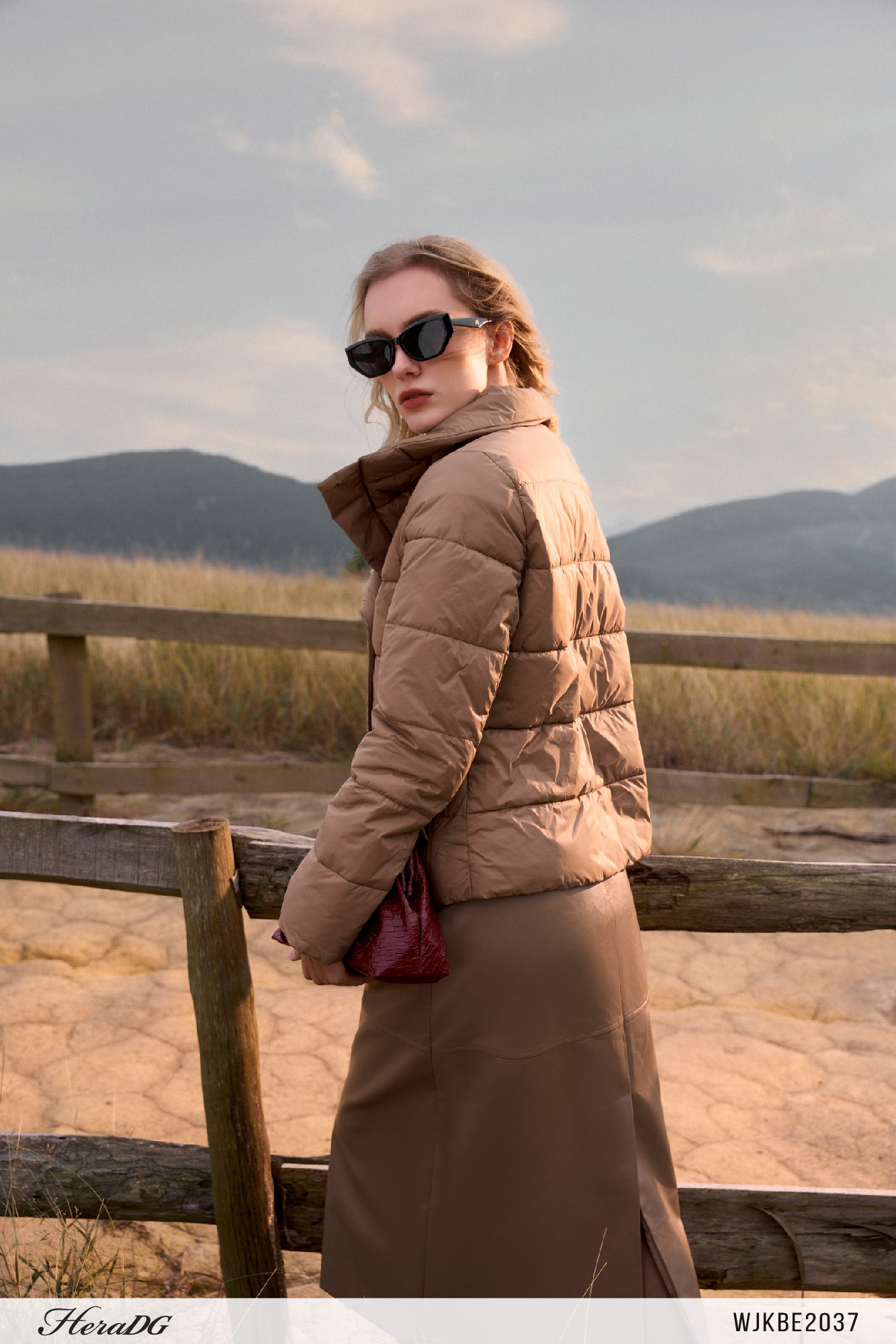 Ảnh của Áo phao 3 lớp dáng ngắn nẹp chéo